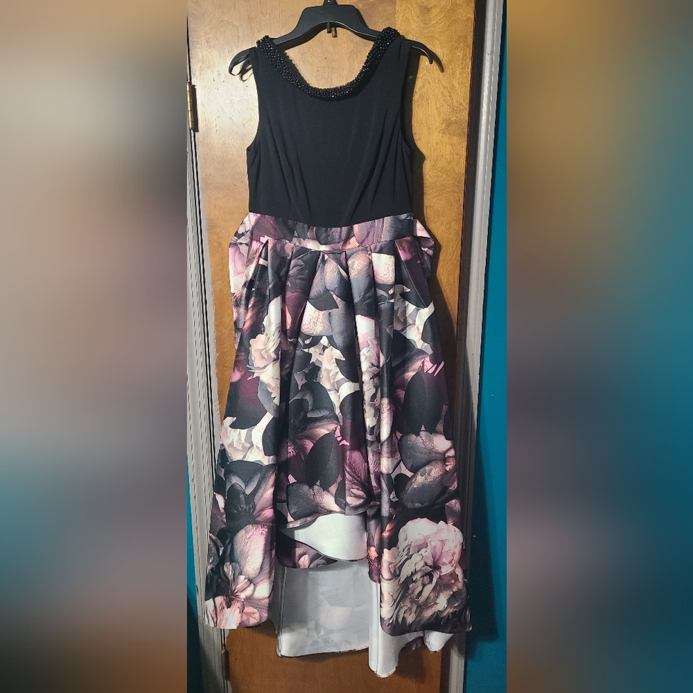 Ignite Evenings Size 6 Floral print dress